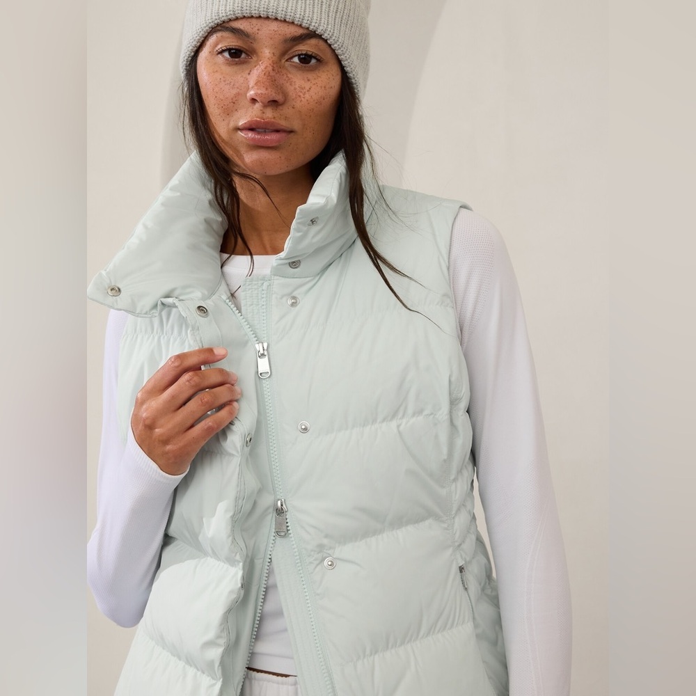 Athleta Downtown Quilted Ice Blue Puffer Down Vest Zip Sleeveless